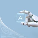 AI duomenų centrų lustų gamyba, roboto ranka laiko dirbtinio intelekto mikroschemą