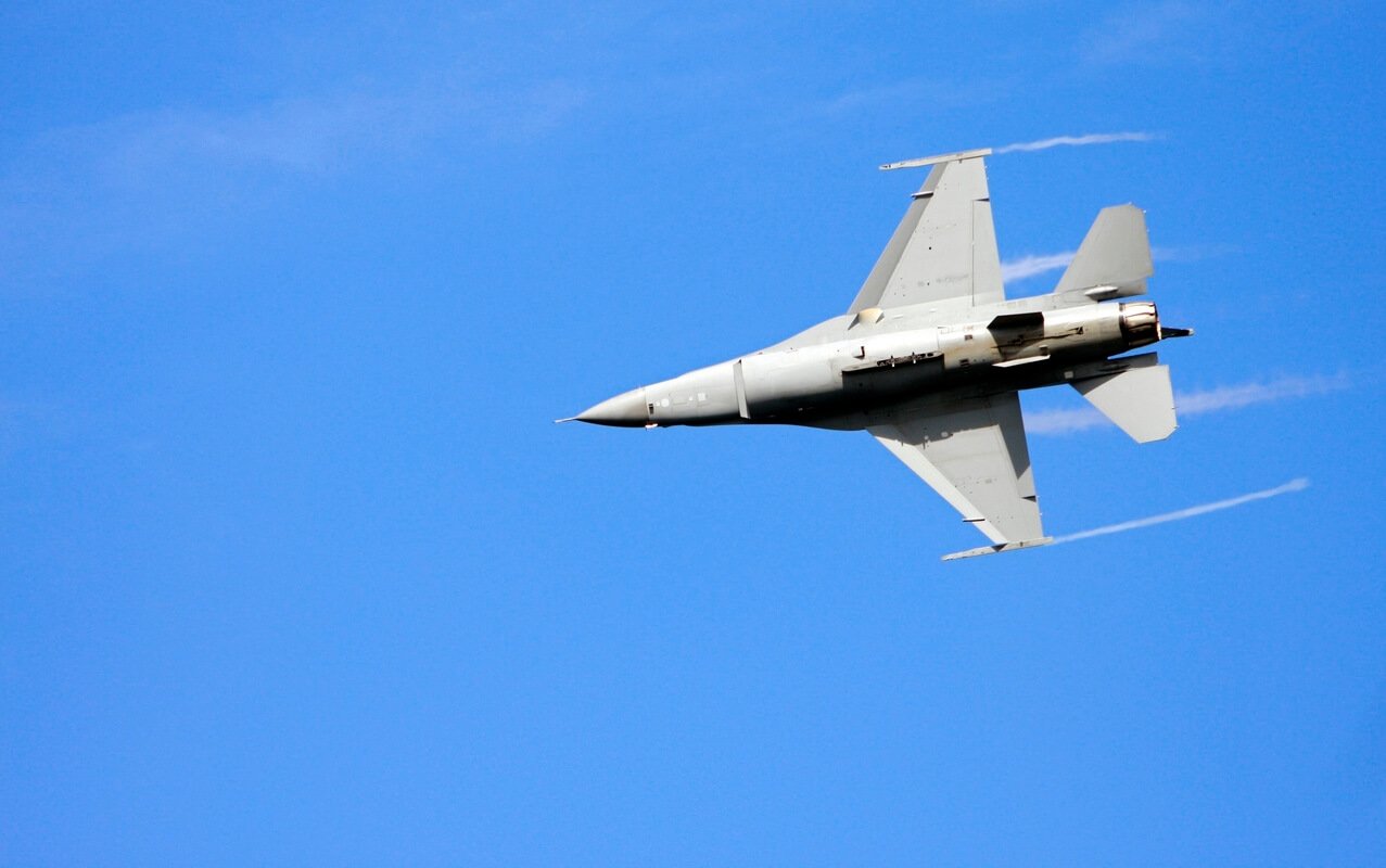 F-35 dalys Honkonge - naikintuvas skrydžio metu