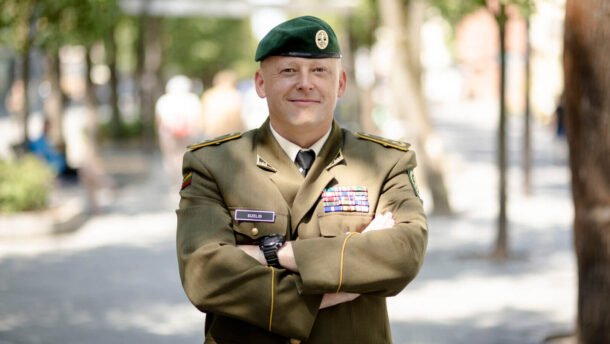 Besišypsantis vyras