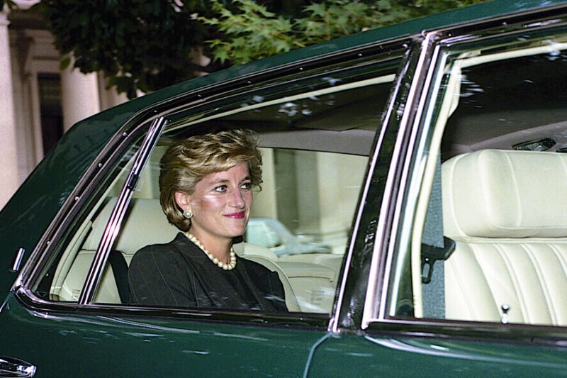 Brolis atskleidė: po skyrybų princesė Diana svarstė apie gyvenimą Baltuosiuose rūmuose