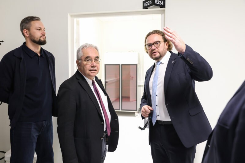 CERN Tarybos prezidentas LSMU domėjosi branduolinės medicinos pažanga