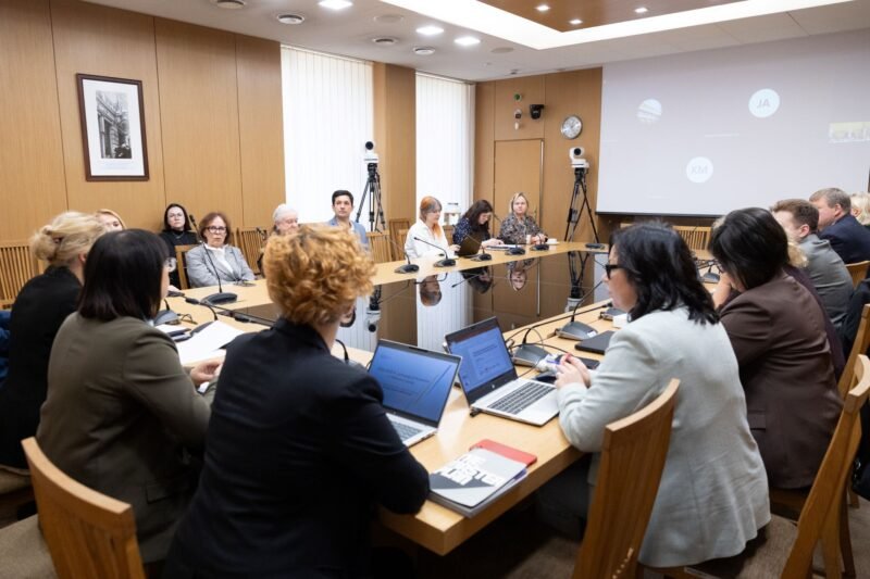 Forume Seime ieškota sprendimų, kaip į mokyklas pritraukti daugiau mokytojų