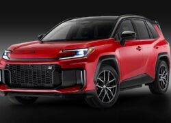 Toyota atšaukia 31 tūkst. RAV4 Plug-In Hybrid – pasireiškė programinė klaida, galinti sustabdyti automobilį važiuojant