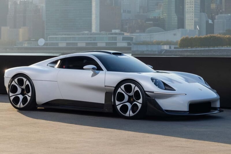 Porsche atskleidė Mission S superautomobilį: kuo jis skirsis nuo 911?