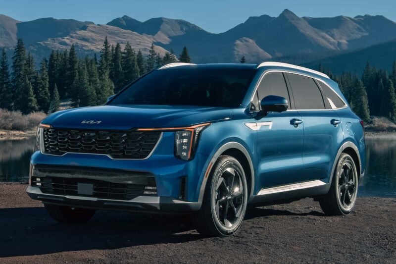 2027 metų „Kia Sorento Hybrid“: nauja versija tarp žinomų modelių ir netikėta įranga