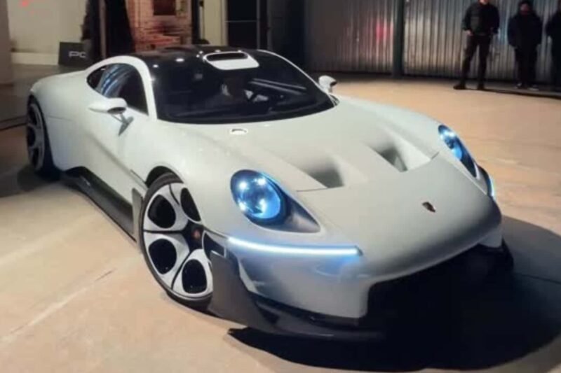 „Porsche Mission S“ debiutas: kas slepiasi po įspūdingu variklio garsu?