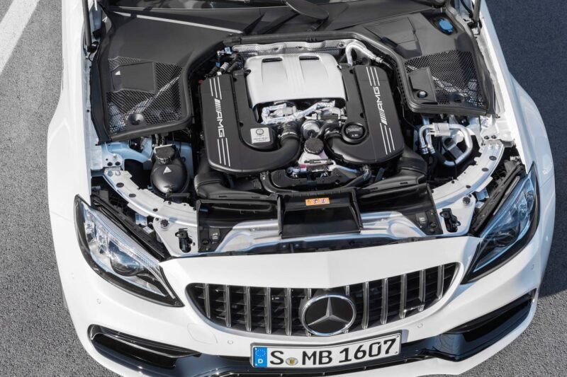 Mercedes pripažino klaidą dėl V8: slypi dar didesnė V12 intriga