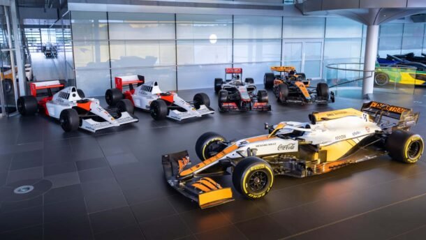McLaren parduoda penkis savo legendinius F1 bolidus - kuo ypatingi šie automobiliai?