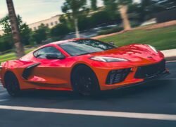 Kodėl Chevrolet atsisakė mechaninės Corvette pavarų dėžės ir ko tikėtis toliau?
