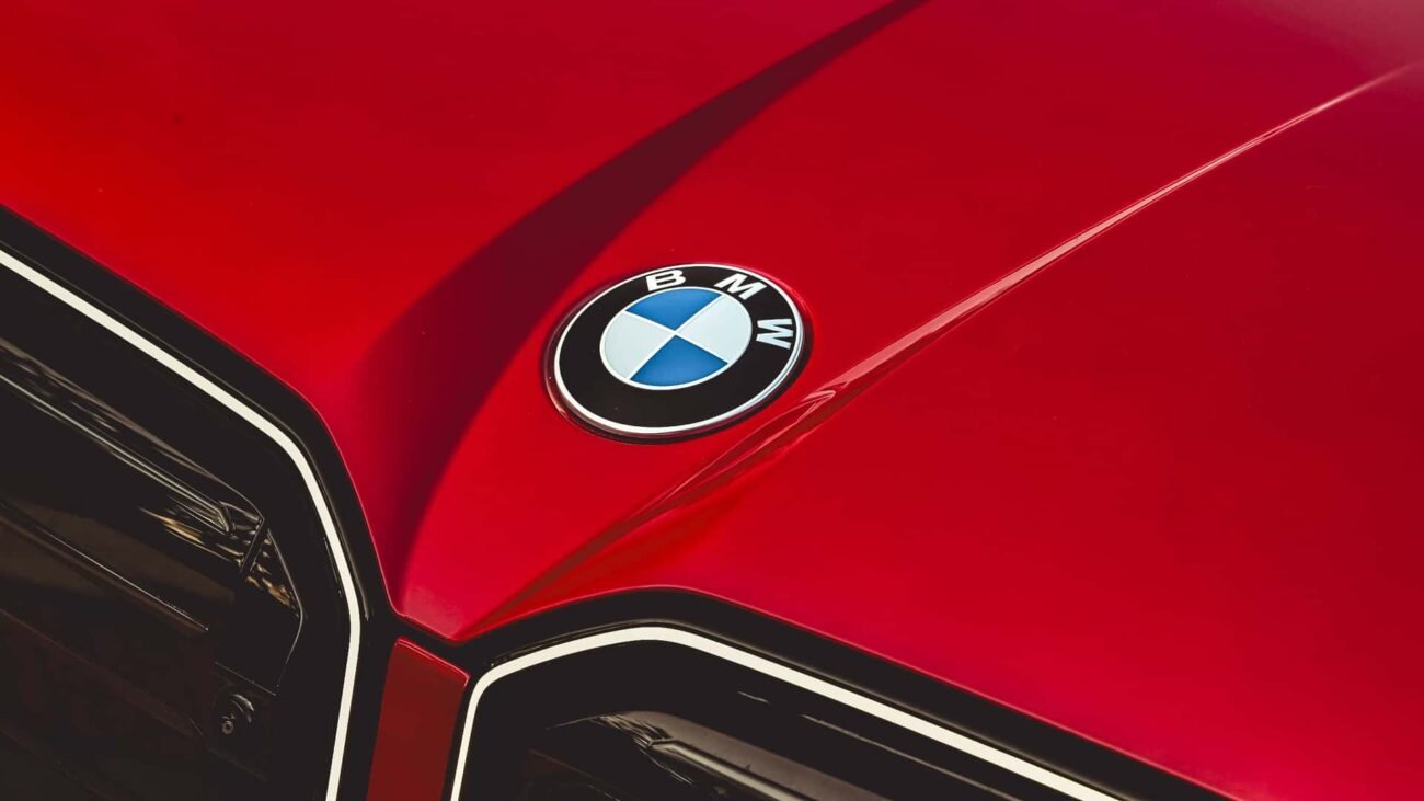 Kodėl BMW darbuotojai masiškai bando išeiti? Išeitinės išmokos siekia net 650 tūkst. eurų