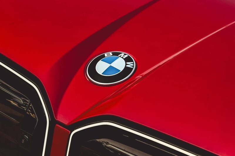 Kodėl BMW darbuotojai masiškai bando išeiti? Išeitinės išmokos siekia net 650 tūkst. eurų