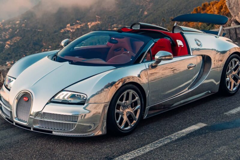 Veidrodinis Bugatti Veyron prikeltas naujam gyvenimui: įspūdingos restauracijos detalės