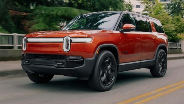 Rivian elektromobilių pardavimai JAV šoktelėjo į antrą vietą - kas tai lėmė?